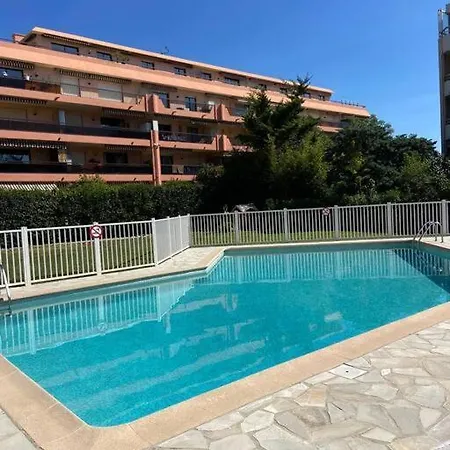 דירה Pretty Swimming Pool And Sea *