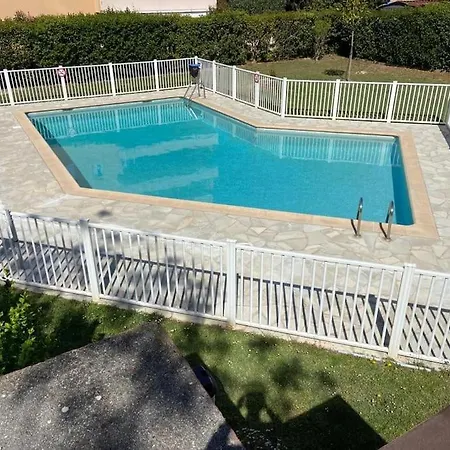 Apartmán Pretty Swimming Pool And Sea *