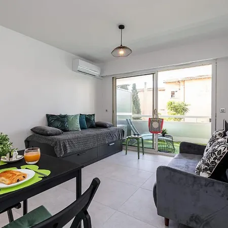 Apartamento Pretty Swimming Pool And Sea *
