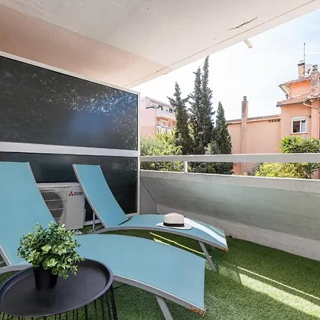 Apartamento Pretty Swimming Pool And Sea