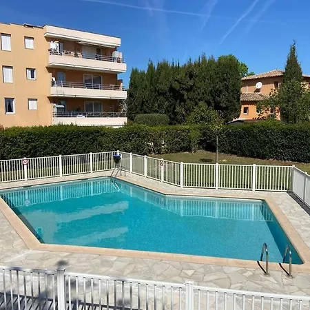 Pretty Swimming Pool And Sea Apartment *